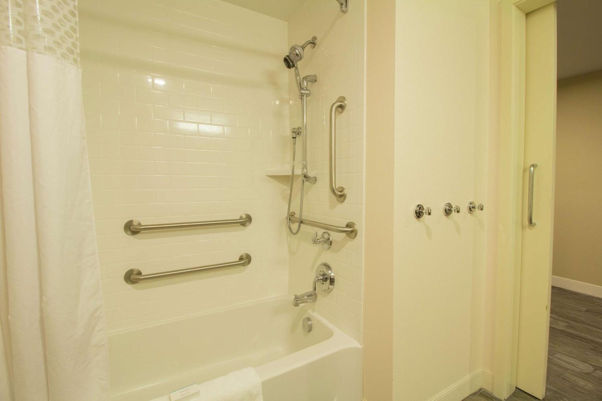 Hampton Inn & Suites Cazenovia, Ny Εξωτερικό φωτογραφία